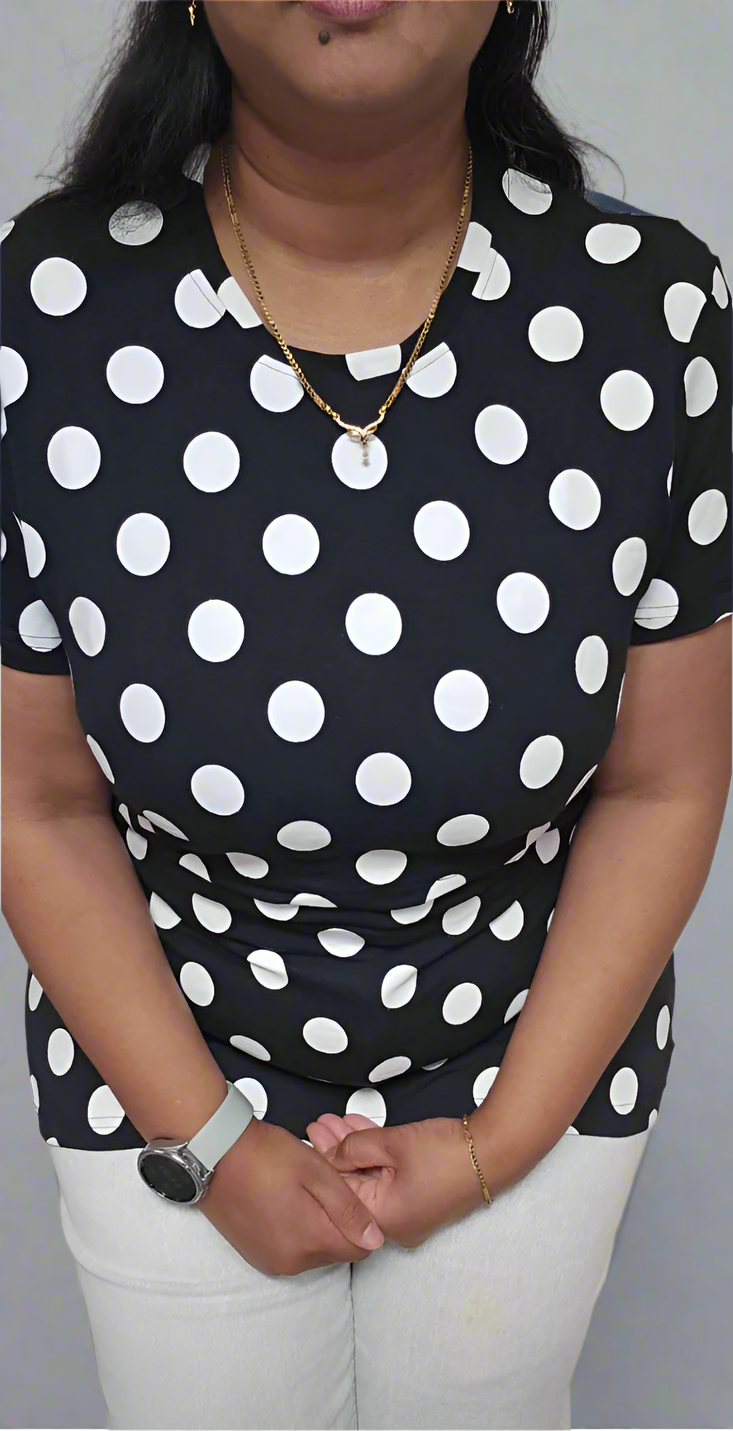 Black and White Polka-Dot Feeding T-Shirt