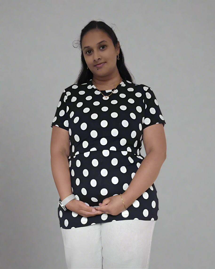 Black and White Polka-Dot Feeding T-Shirt