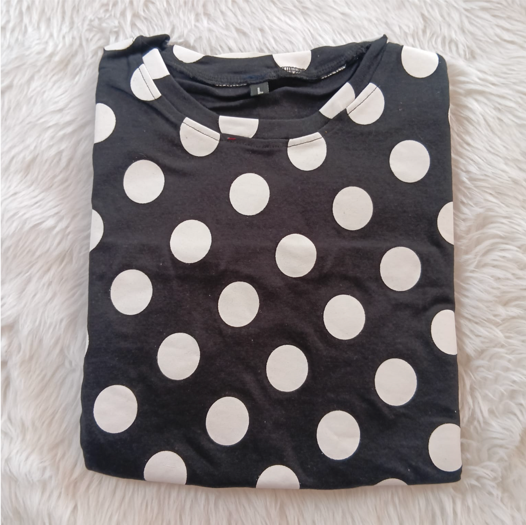 Black and White Polka-Dot Feeding T-Shirt