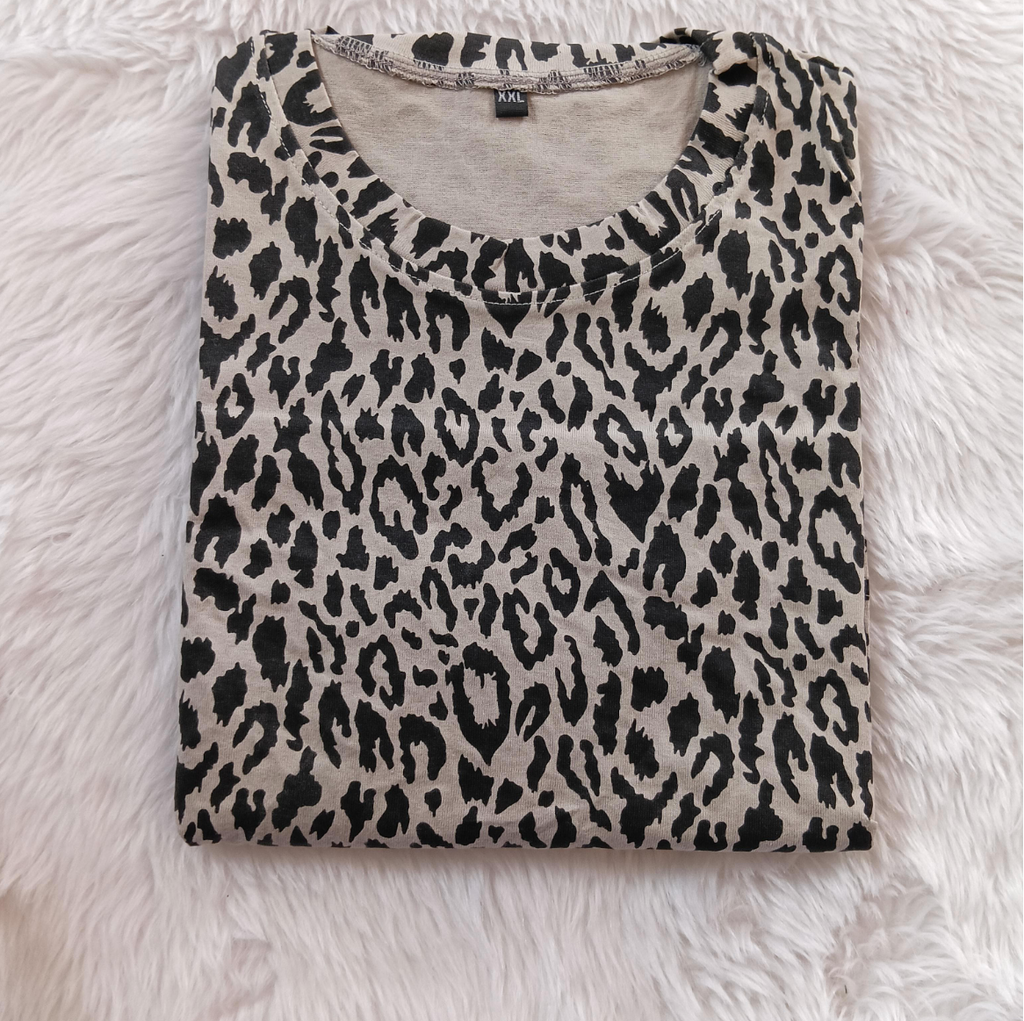 Black and Beige Leopard Feeding T-Shirt